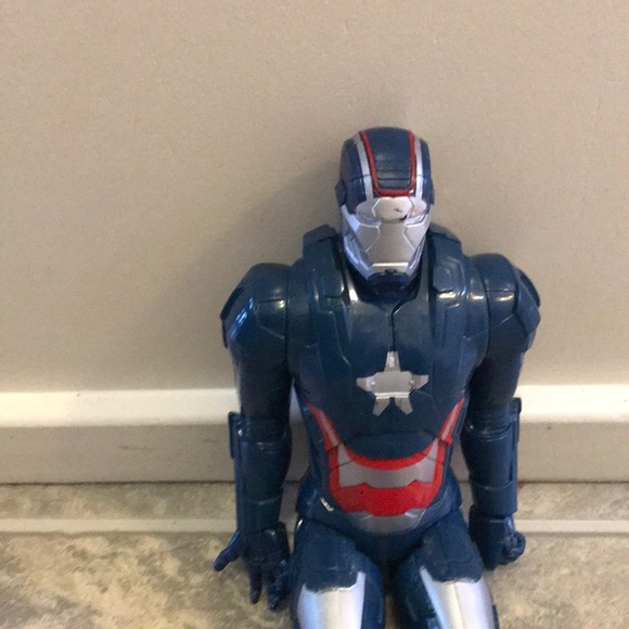 Meet your Posher, Leslie - Picture 2 of 2